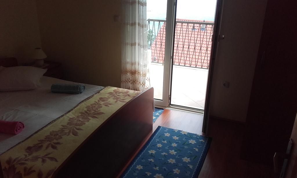 Apartments Ivka Omiš Exterior foto